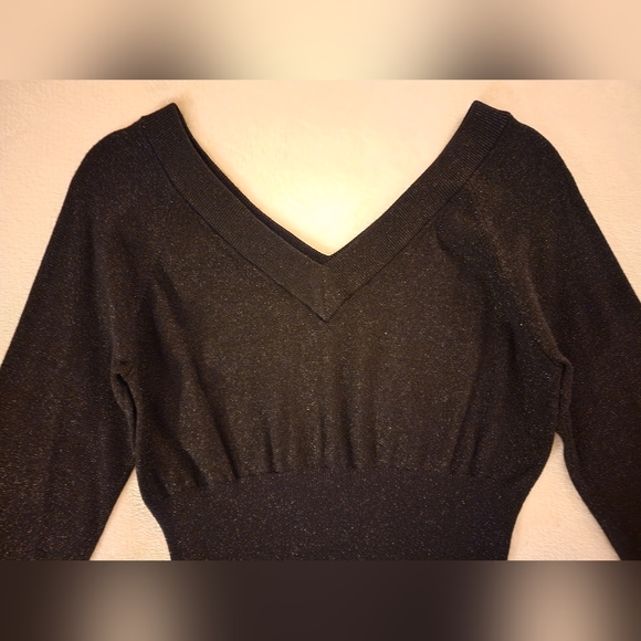 Black V-Neck Metallic Crop Sweater Juniors XL - Picture 3 of 11